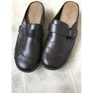 Real Comfort by Predictions 8.5M Brown Mule Slip On Dress Shoes Man Made 2" Heel